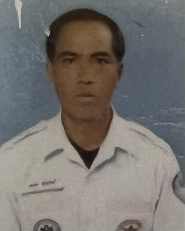 นายประดับ จริตรัมย์