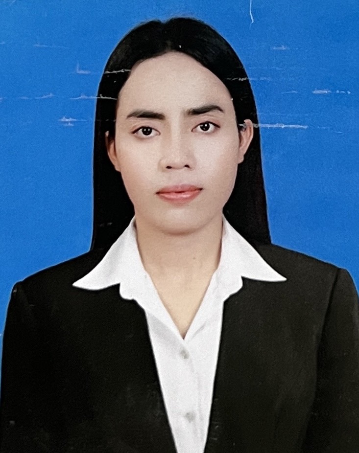 นางสาวสายรุ้ง เข็มเอี่ยม