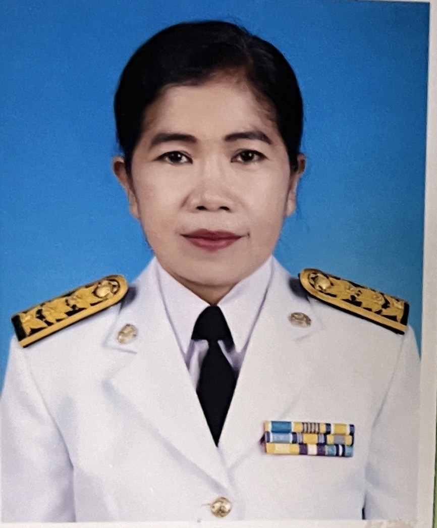 นางสาวเนตร เจาะดี