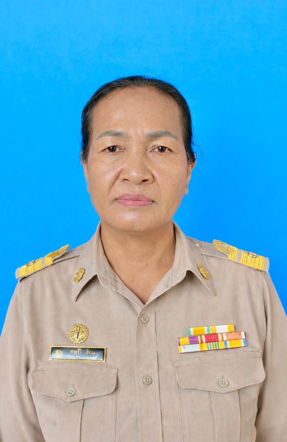 นางราตรี สีทอง